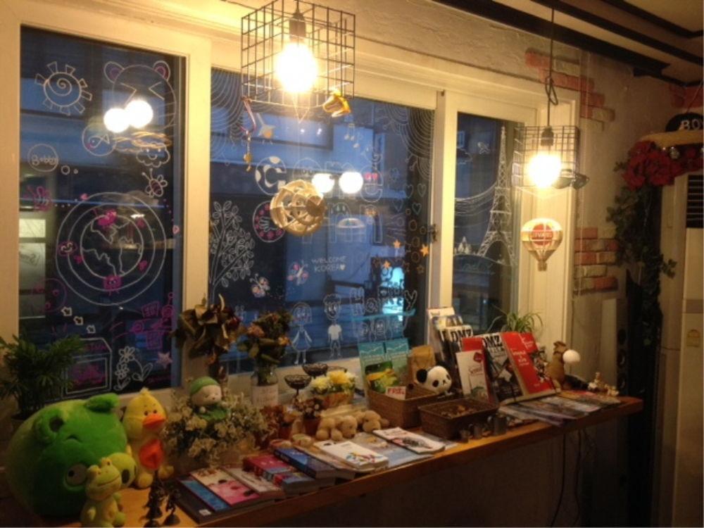 Comeinn Guesthouse Hongdae - Female Only Seoel Buitenkant foto