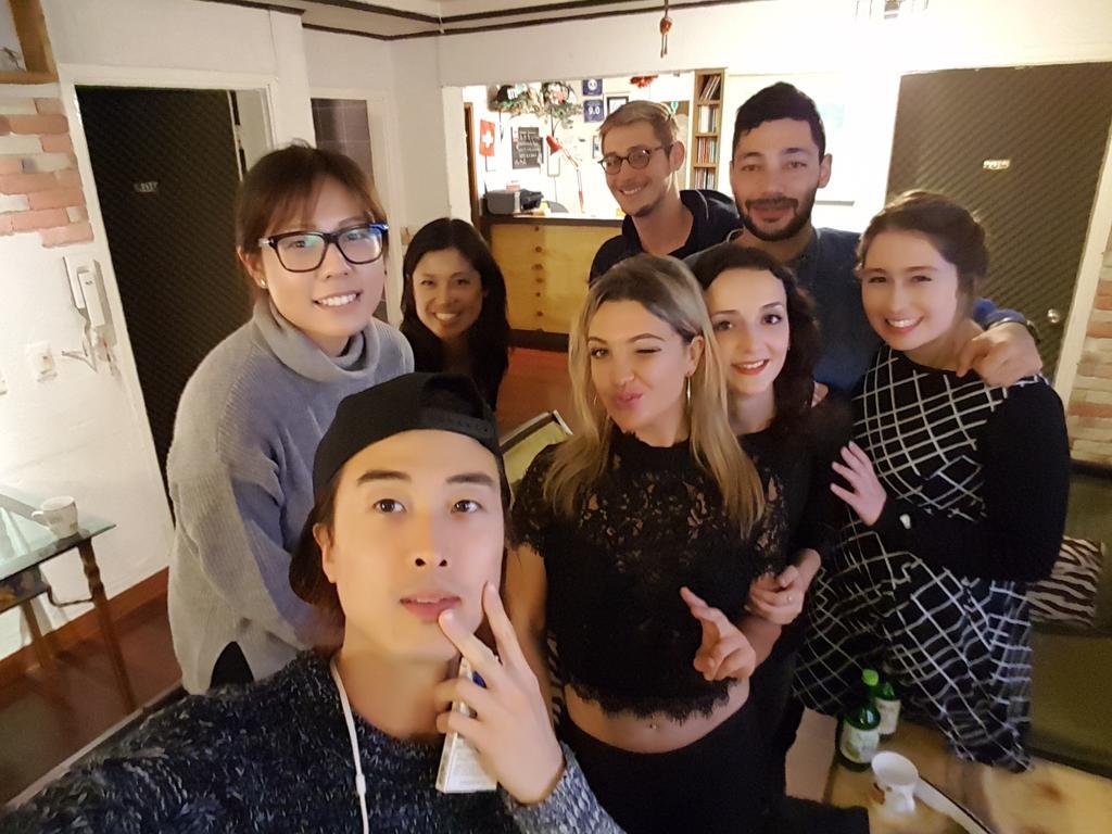 Comeinn Guesthouse Hongdae - Female Only Seoel Buitenkant foto