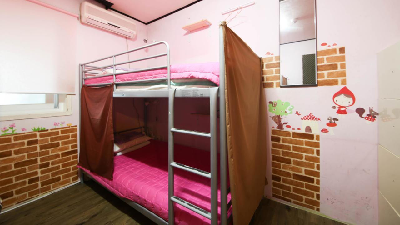 Comeinn Guesthouse Hongdae - Female Only Seoel Buitenkant foto
