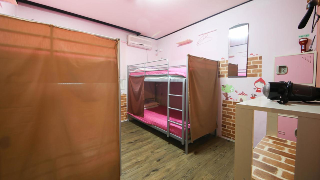 Comeinn Guesthouse Hongdae - Female Only Seoel Buitenkant foto