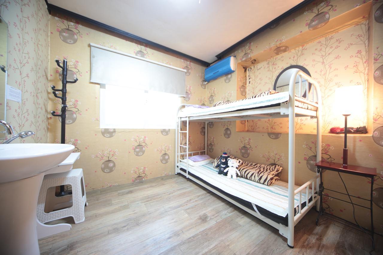 Comeinn Guesthouse Hongdae - Female Only Seoel Buitenkant foto