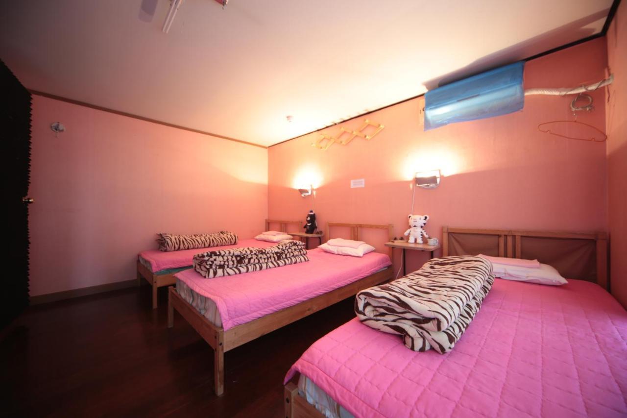 Comeinn Guesthouse Hongdae - Female Only Seoel Buitenkant foto